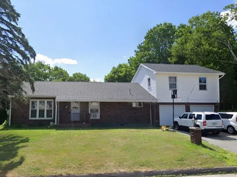 Bennett House-Support Solutions - Assisted Living in Auburn, ME photo 2