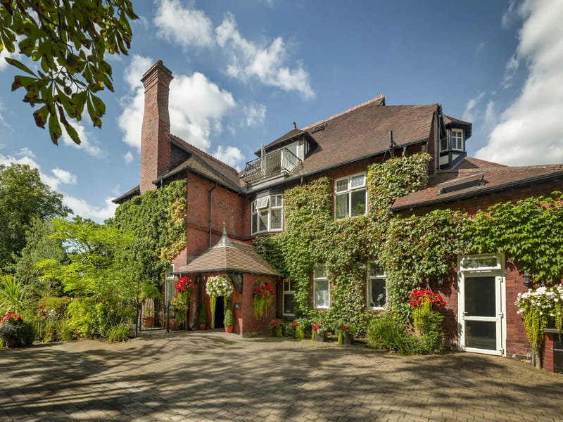 Inglewood Residential Care Home - Nursing Home in Stockport, England photo 3