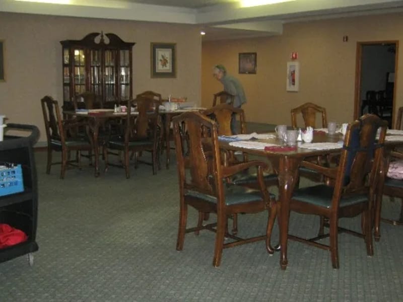 Cedargate Healthcare - Assisted Living in Poplar Bluff, MO photo 3