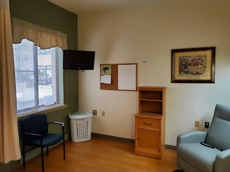 Lindengrove Menomonee Falls - Nursing Home in Menomonee Falls, WI photo 2