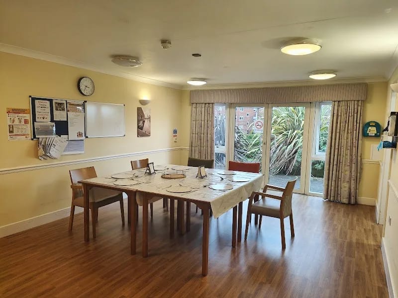 Oak Vale Gardens in Liverpool, England photo 5