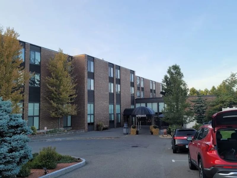 Courville at Nashua - Nursing Home in Nashua, NH photo 2