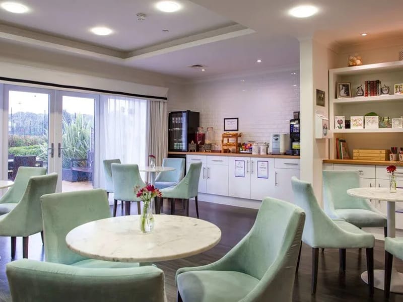 Bourley Grange - Nursing Home in Fleet, England photo 2