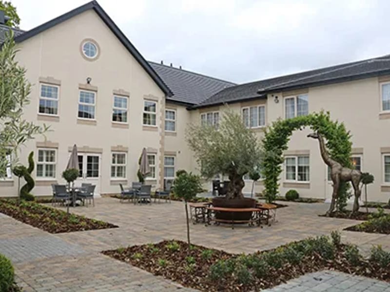 Walberton Place Care Home - Nursing Home in Arundel, England photo 2