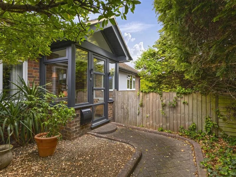 56 Stone Lane - Assisted Living in Worthing, England photo 3