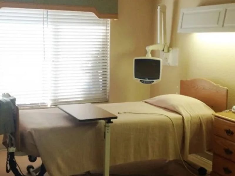 Emerald Care Center Midwest — Nursing Home, Midwest City, OK · photo 3