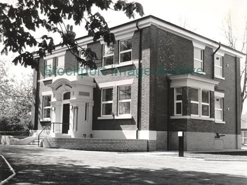 Drakelow House Residential Home - Assisted Living in Stockport, England photo 3