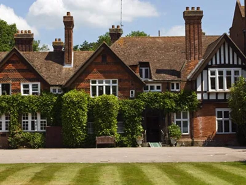 Honeywood House Nursing Home - Nursing Home in Horsham, England photo 2