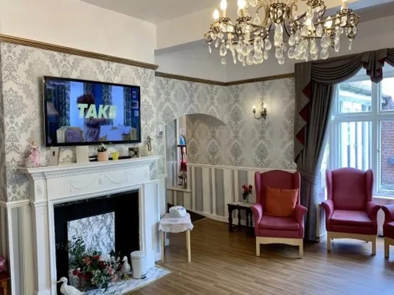 Wilnecote Rest Home - Nursing Home in Tamworth, England photo 2