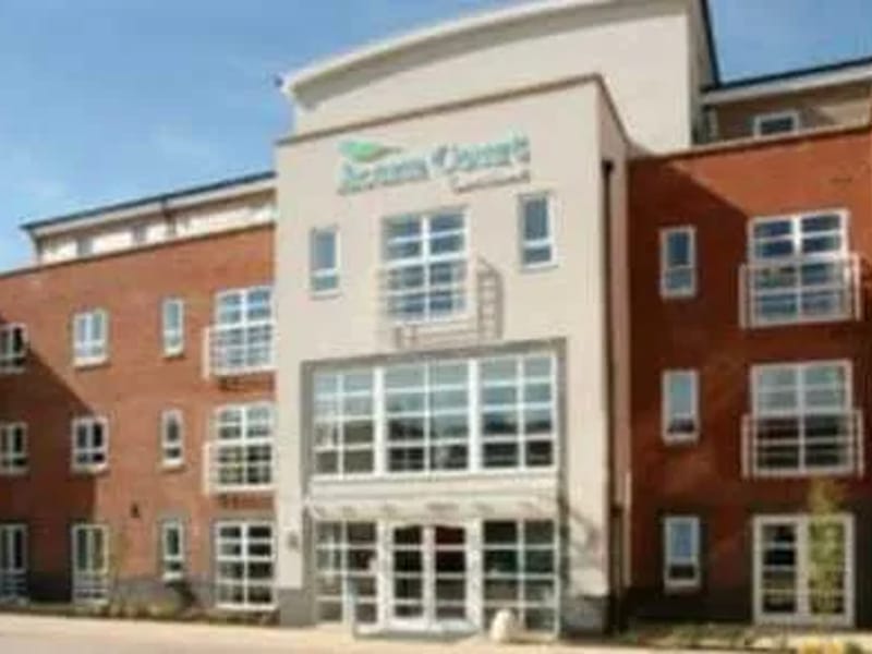 King's Lodge Centre for Complex Care - Nursing Home in Redhill, England photo 3