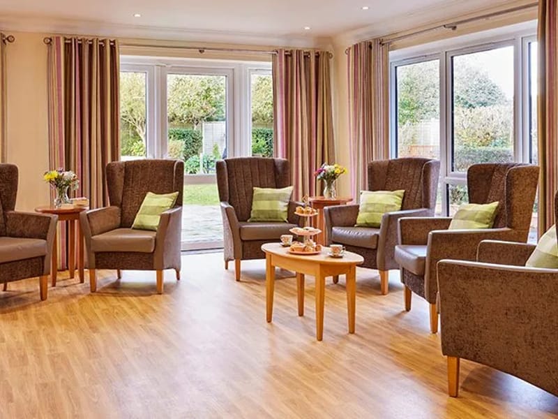 Kings Lodge Nursing Home - Nursing Home in Chichester, England photo 2