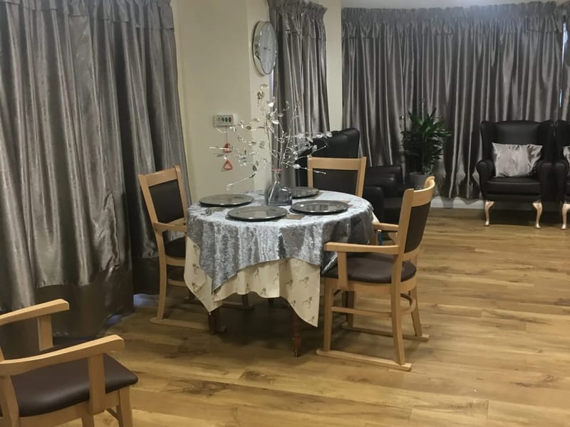 Lizbis Care Home in Rochester, England photo 2