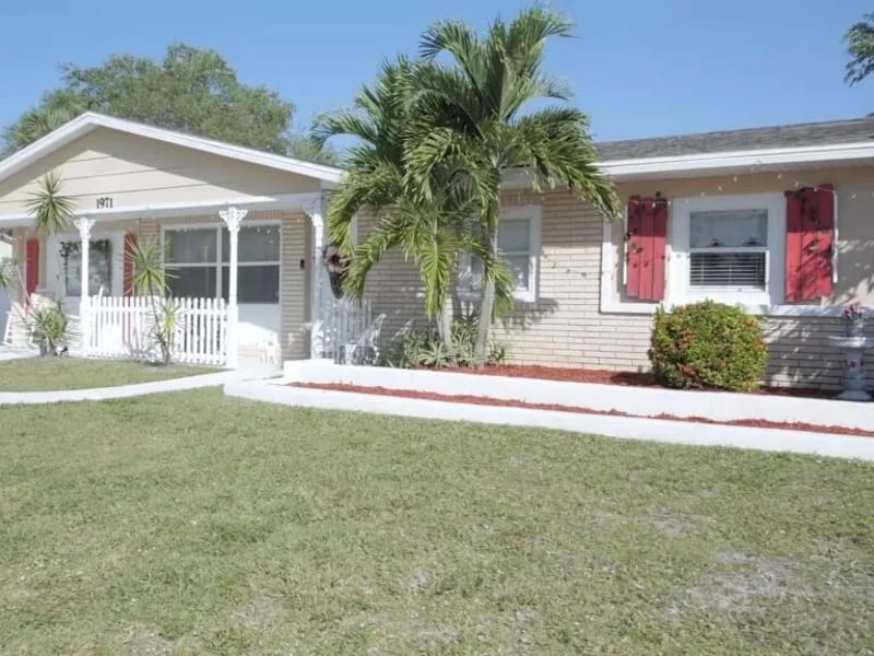Coral Reef Alf  Llc - Assisted Living in Palm Bay, FL photo 3