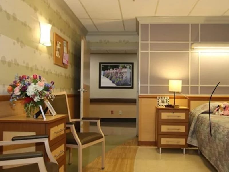 Swan Lake Nursing & Rehabilitation - Nursing Home in East Patchogue, NY photo 3