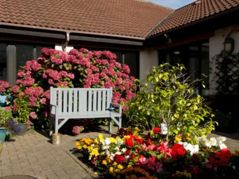 London Care (Lapwing Court) - Assisted Living in Chichester, England photo 4