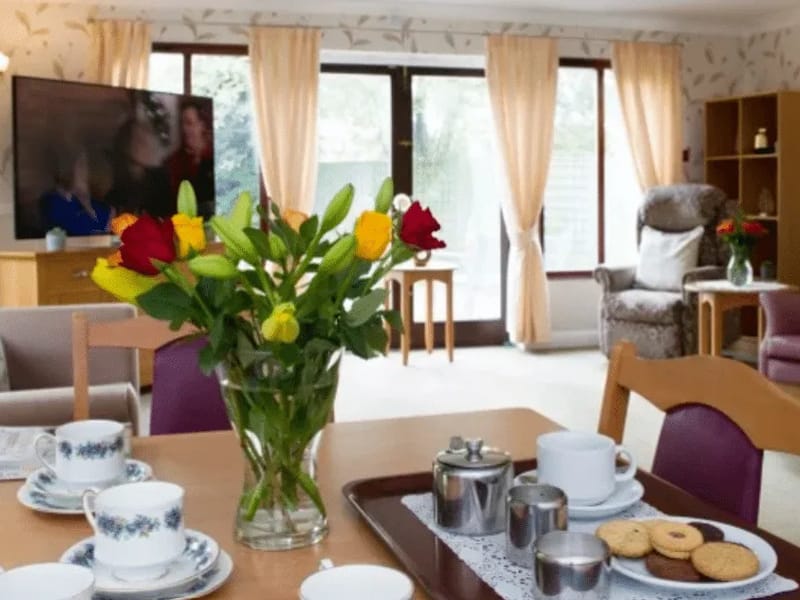 London Care (Lapwing Court) - Assisted Living in Chichester, England photo 6