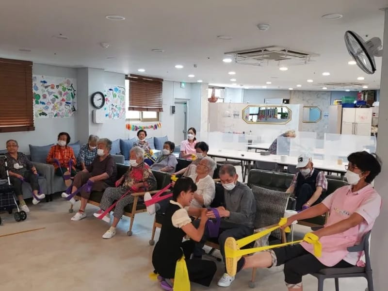 VIP(브이아이피)노인주간보호센터 - 방문요양 in 밀양시, 경상남도 photo 2