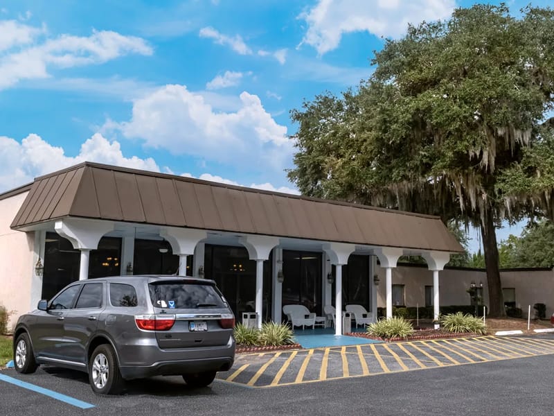 Magnolia Manor Inc - Assisted Living in Clearwater, FL photo 2