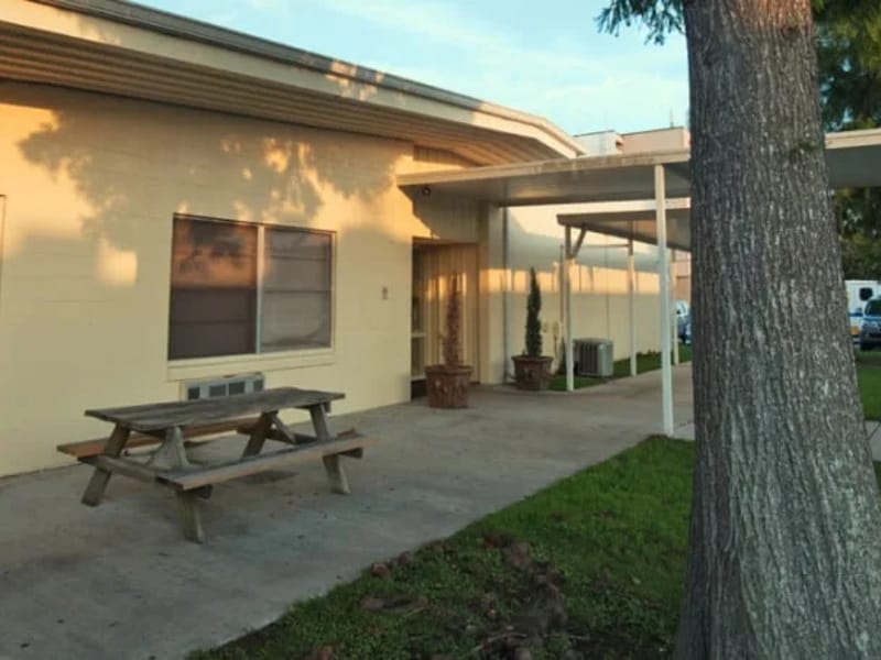 Waldon Health Care Center - Nursing Home in Kenner, LA photo 2