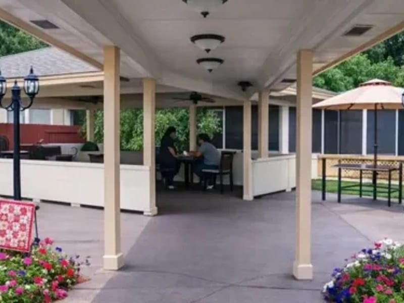 Brandon Community Care Center - Nursing Home in Brandon, MS photo 2
