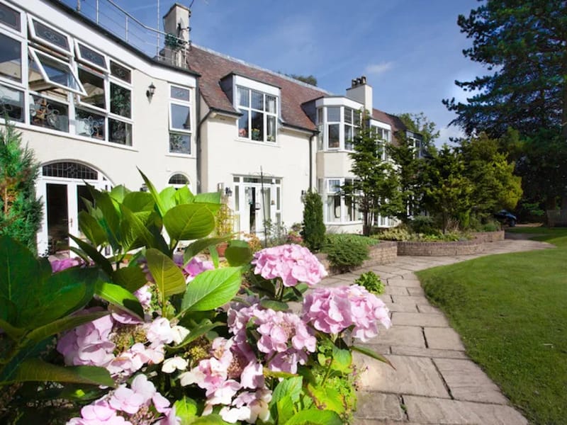 Lacura Care Services Ltd - In-Home Care in Stockport, England photo 2
