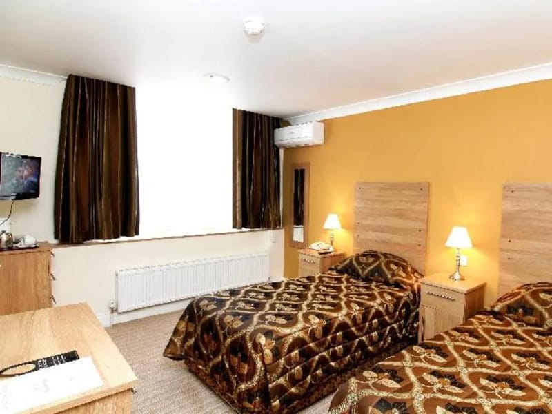 Linkfield Court (Bournemouth) Limited - Nursing Home in Bournemouth, England photo 3