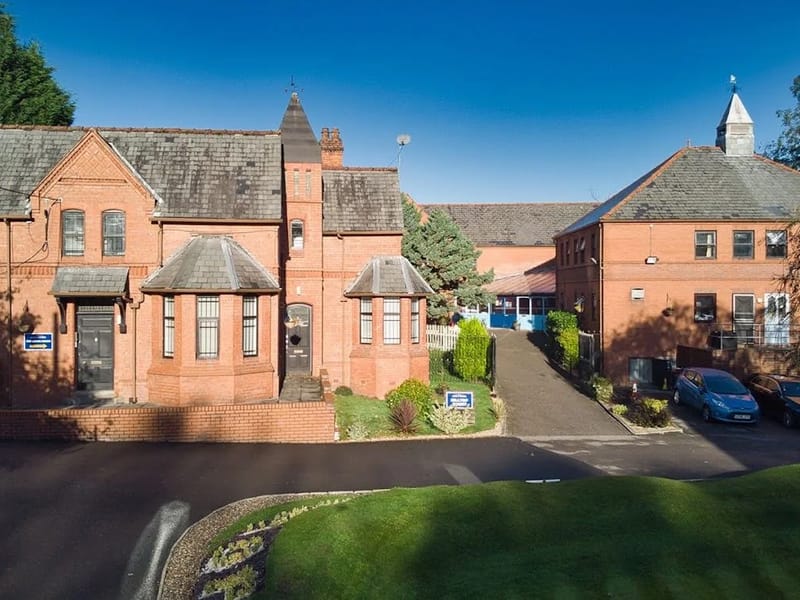 Lyngate Care Home - Nursing Home in Bolton, England photo 4