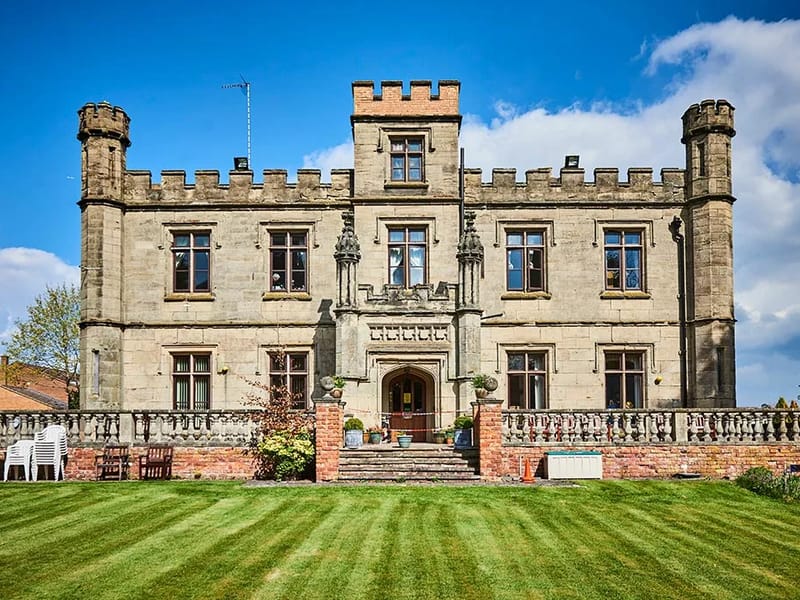 Kenilworth Manor - Assisted Living in Kenilworth, England photo 2