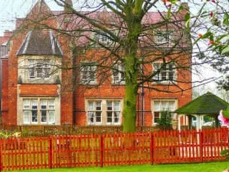 High Lea House - Assisted Living in Oswestry, England photo 2