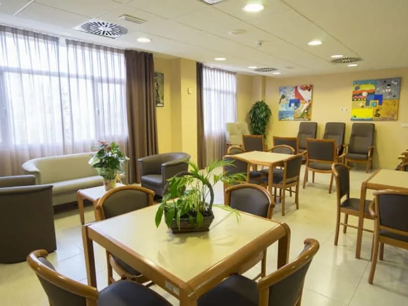 AMAVIR CENICIENTOS, RESIDENCIA DE PERSONAS MAYORES (PLAN VELOCIDAD) - Hogar de Ancianos in Cenicientos, Madrid photo 2