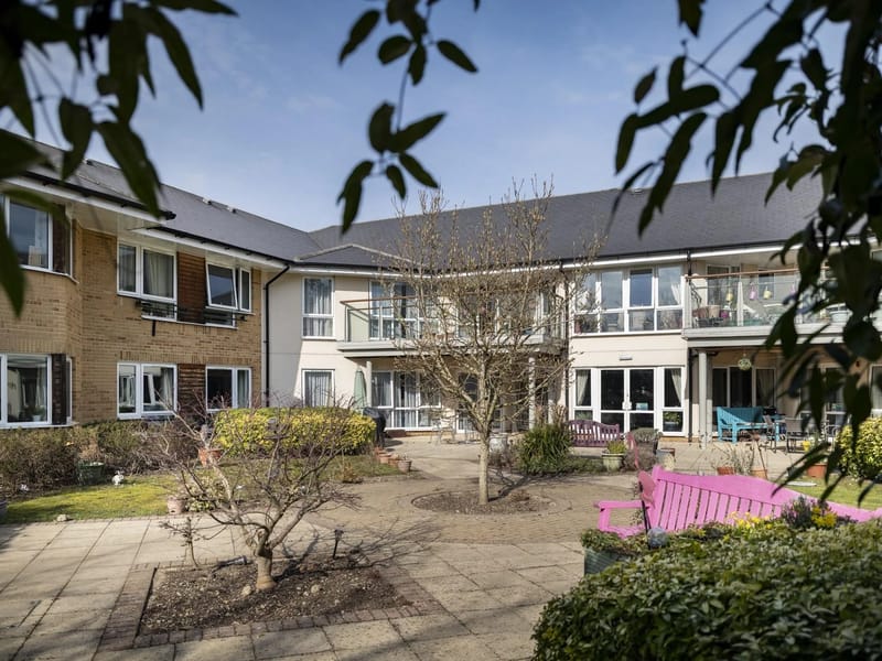 Lent Rise House - Nursing Home in Slough, England photo 2