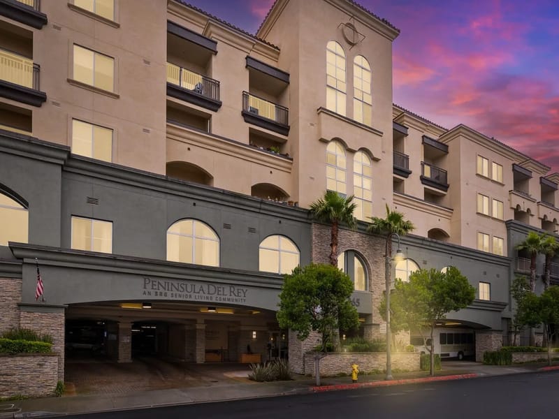 Peninsula Del Rey - Assisted Living in Daly City, CA photo 2