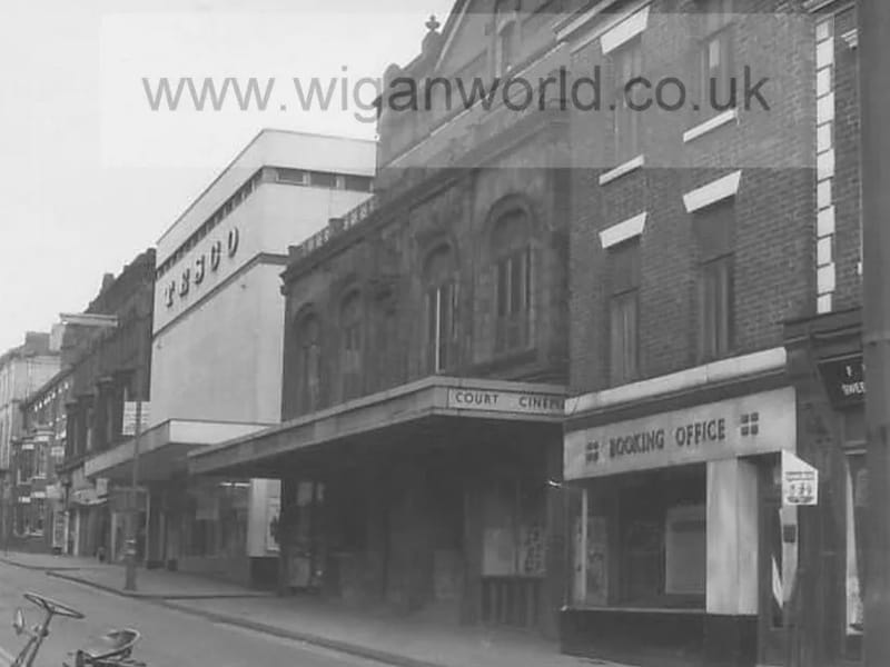 Kingshill in Wigan, England photo 2