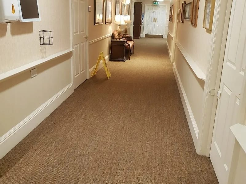 Signature at Weybridge - Nursing Home in Weybridge, England photo 3
