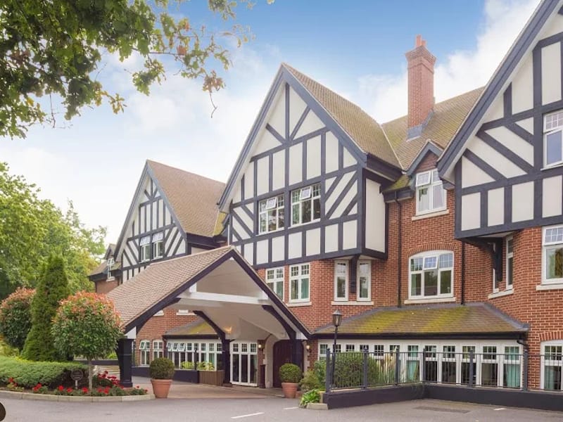 Signature at Weybridge - Nursing Home in Weybridge, England photo 2