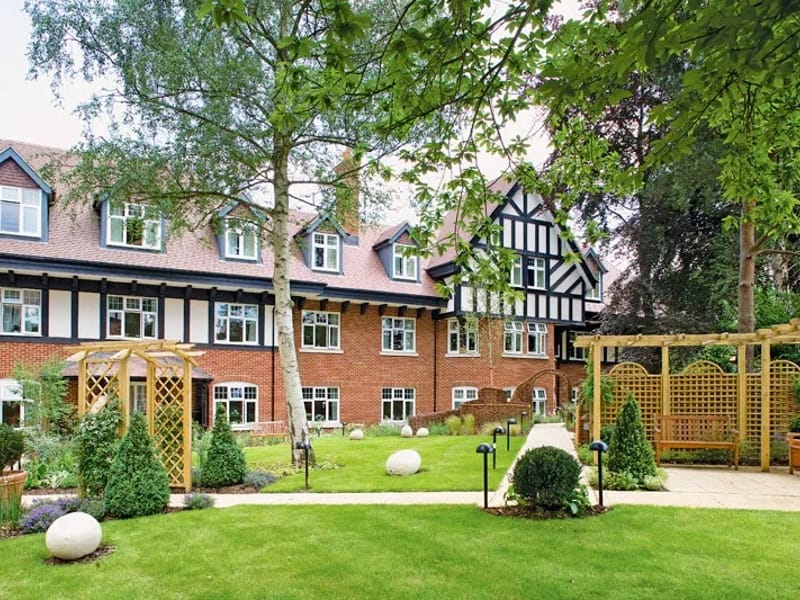 Signature at Weybridge - Nursing Home in Weybridge, England photo 5