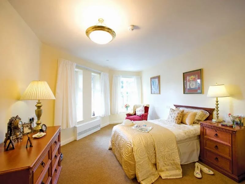 Signature at Weybridge - Nursing Home in Weybridge, England photo 6