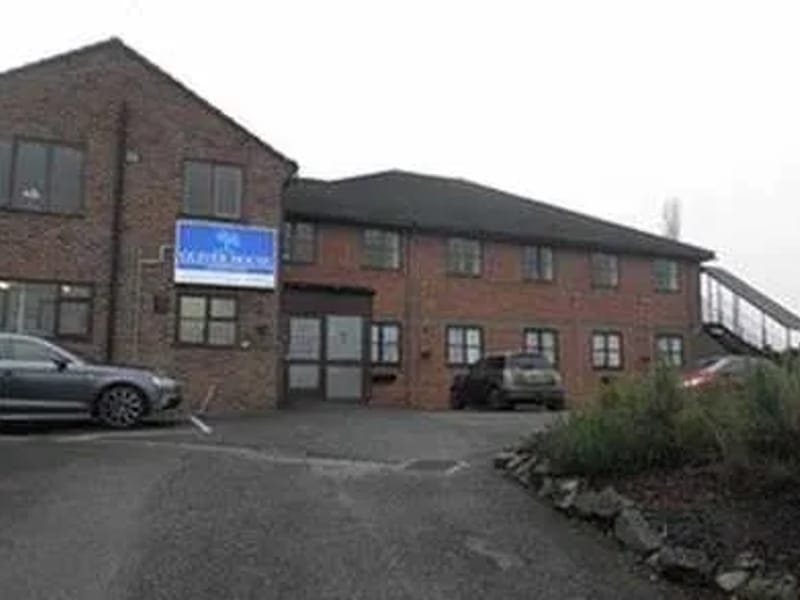 Oliver House - Nursing Home in Ilkeston, England photo 2