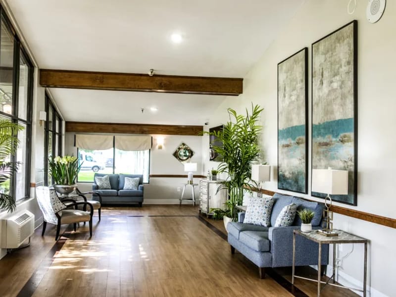 Chateau Living Center - Nursing Home in Kenner, LA photo 2
