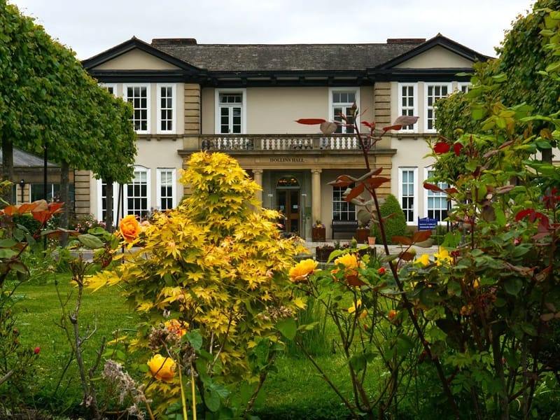 Hollins Hall - Assisted Living in Harrogate, England photo 2