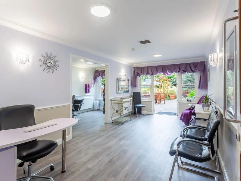 Acorn Lodge Care Centre in London, England photo 2