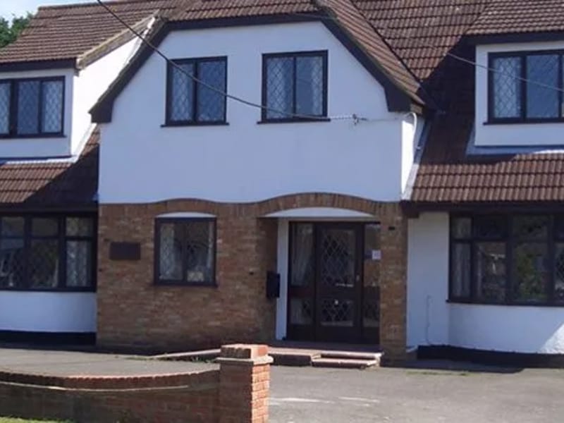 Hollymede Cottage - Assisted Living in Wickford, England photo 2