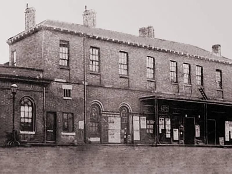 Station House in Burton-On-Trent, England photo 3