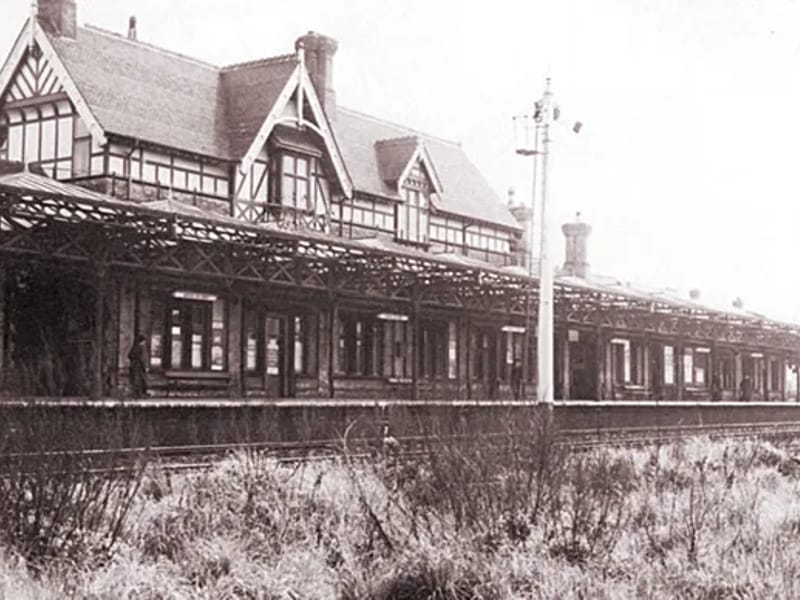 Station House in Burton-On-Trent, England photo 2
