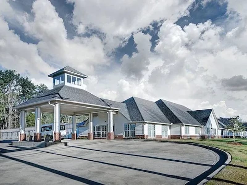 Willow Creek Retirement Center - Nursing Home in Byram, MS photo 2