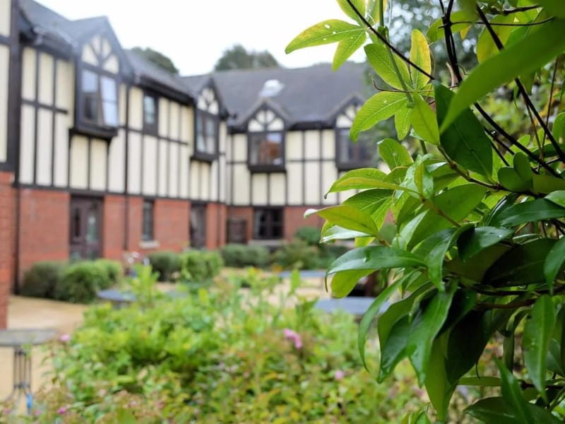 John Wills House in Bristol, England photo 3