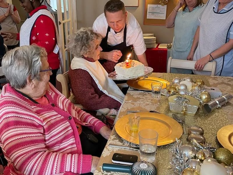 Foxleigh Grove Nursing Home - Nursing Home in Maidenhead, England photo 2