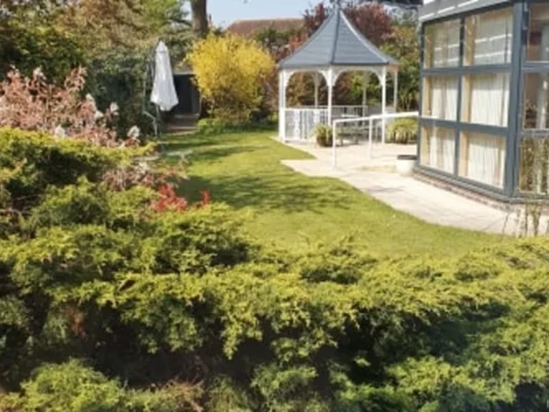 Winton House - Assisted Living in Windsor, England photo 1