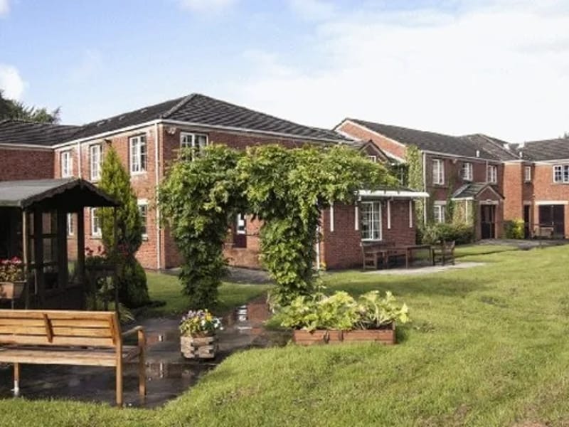 Euxton Park Care Home - Nursing Home in Chorley, England photo 1