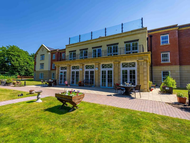 Worplesdon View - Assisted Living in Guildford, England photo 2